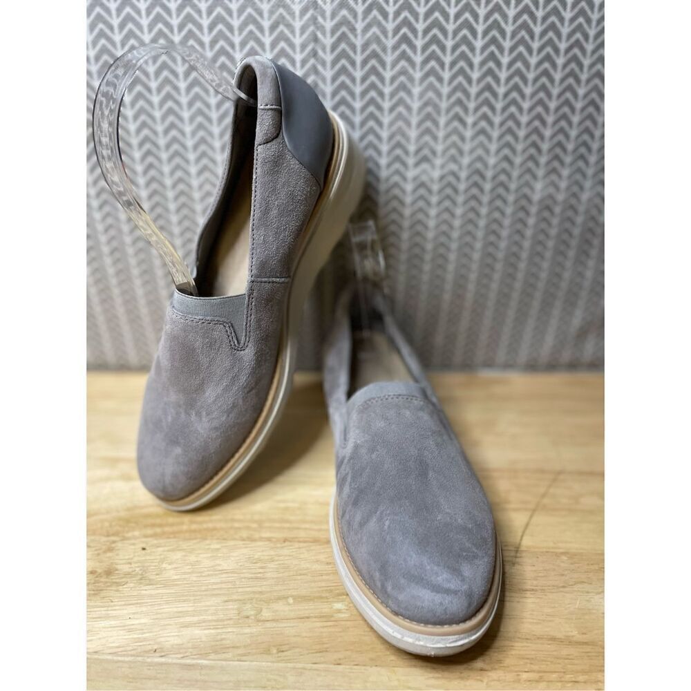 ✅Clarks Collection Sharon Dolly Loafer  Gray suede Women's Size 8.5